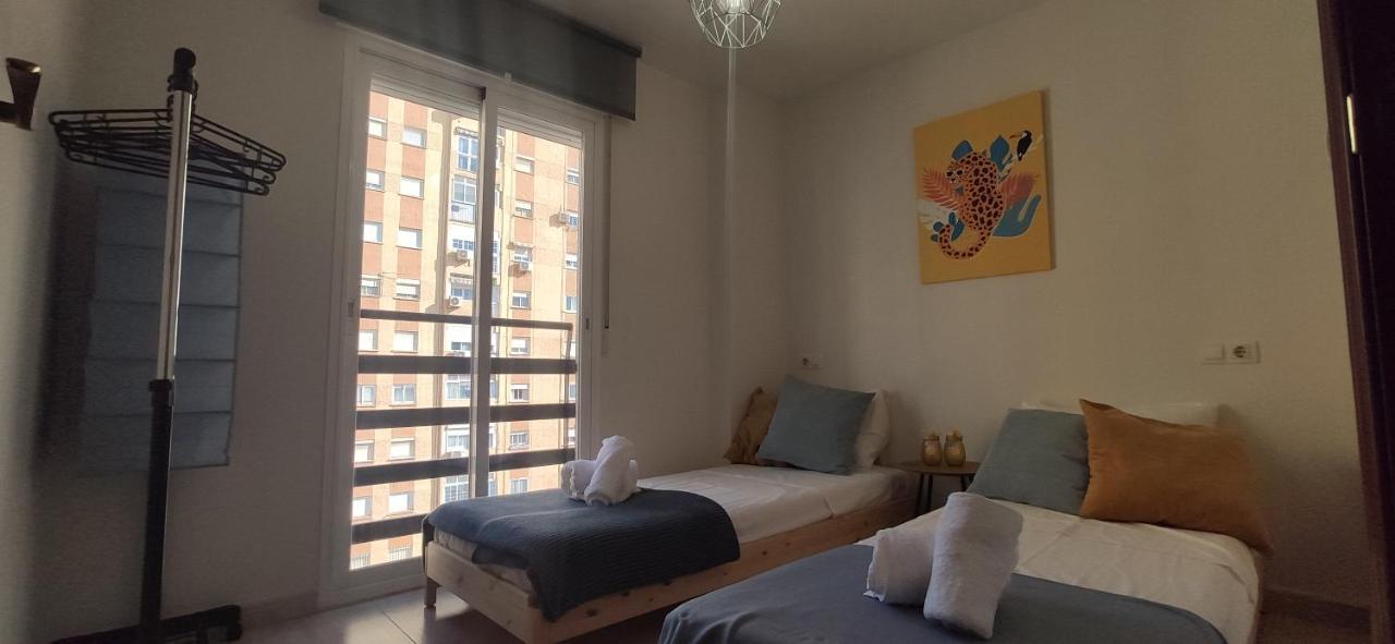 Huelin House Beach And Sun, Con Parking Y A 500 Metros De La Playa Apartment Malaga Exterior photo
